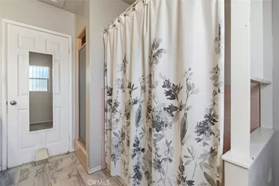 10731 Wright, South Gate, CA 90280 - Photo 17