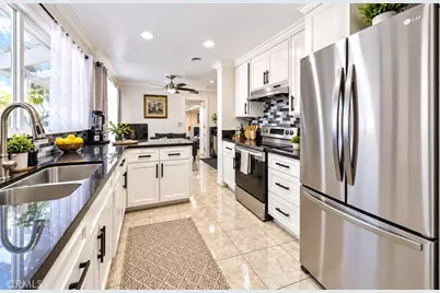 10212 Sherrill, Anaheim, CA 92804 - Photo 3
