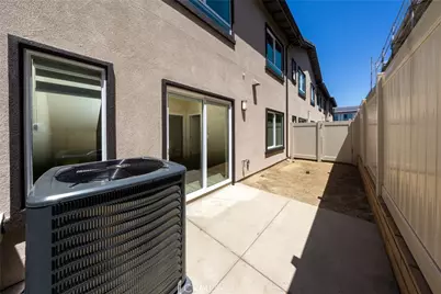 8185 Amerena Way, Fontana, CA 92335 - Photo 27