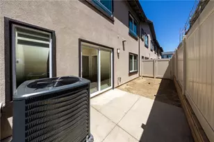 8185 Amerena Wy, Fontana, CA 92335 - Photo 27