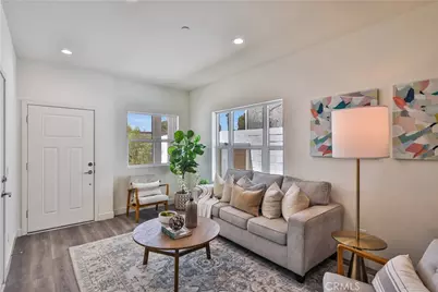 6826 N Whitman Avenue, Van Nuys, CA 91406 - Photo 7