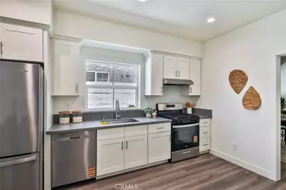 6826 N Whitman Avenue, Van Nuys, CA 91406 - Photo 9