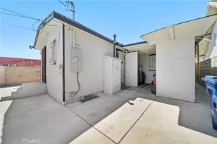 1221 W 88th, Los Angeles, CA 90044 - Photo 31