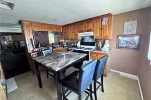 16860 Slover, Fontana, CA 92337 - Photo 11