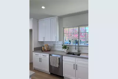 285 E McKinley Avenue, Pomona, CA 91767 - Photo 9