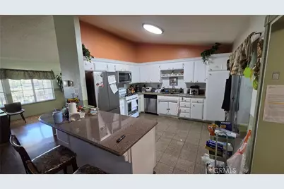 14262 La Mesa Rd, Victorville, CA 92392 - Photo 11