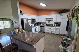 14262 La Mesa Rd, Victorville, CA 92392 - Photo 11