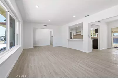 371 E Mariposa Drive, Rialto, CA 92376 - Photo 5