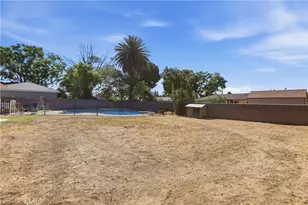371 E Mariposa Dr, Rialto, CA 92376 - Photo 29