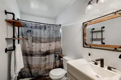 21011 Valencia, Apple Valley, CA 92308 - Photo 9