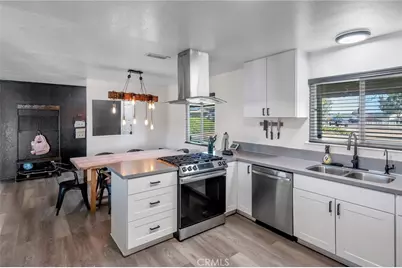 21011 Valencia, Apple Valley, CA 92308 - Photo 5