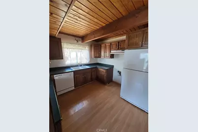 33460 Lakeview Dr, Running Springs, CA 92382 - Photo 7