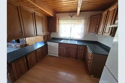 33460 Lakeview Dr, Running Springs, CA 92382 - Photo 7