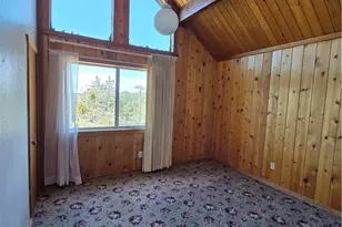 33460 Lakeview Dr, Running Springs, CA 92382 - Photo 13