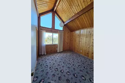 33460 Lakeview Dr, Running Springs, CA 92382 - Photo 13
