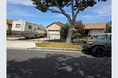 41 W Barclay, Long Beach, CA 90805 - Photo 1