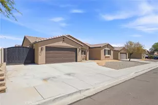 913 Condor, Barstow, CA 92311 - Photo 3