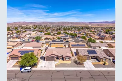 913 Condor, Barstow, CA 92311 - Photo 35