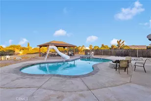 8755 Kittering, Oak Hills, CA 92344 - Photo 37