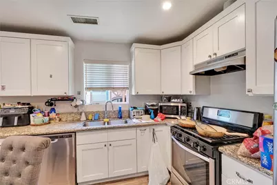 8811 Mary Avenue, Los Angeles, CA 90002 - Photo 19