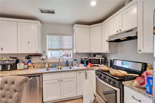 8811 Mary Ave, Los Angeles, CA 90002 - Photo 19