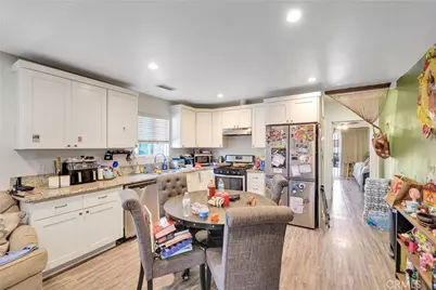 8811 Mary Avenue, Los Angeles, CA 90002 - Photo 17