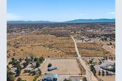 5670 Hollister Road, Phelan, CA 92371 - Photo 31
