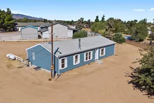 5670 Hollister Rd, Phelan, CA 92371 - Photo 29