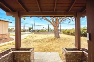 548 E Etiwanda, Rialto, CA 92376 - Photo 9