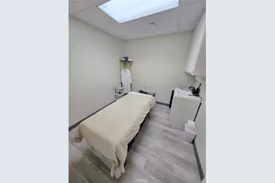 Newport Ave, Tustin, CA 92780 - Photo 9