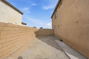 14219 Fir St, Oak Hills, CA 92344 - Photo 53