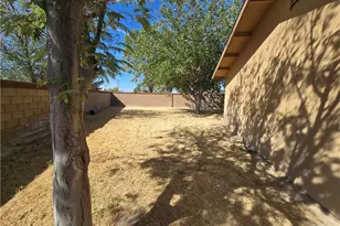 21135 Bancroft Ct, California City, CA 93505 - Photo 19
