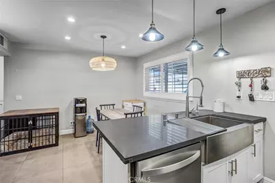 679 S Indian Hill #B, Claremont, CA 91711 - Photo 11