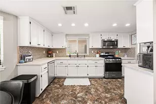 9588 Mountain Pine Ct, Phelan, CA 92371 - Photo 9