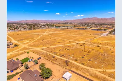 30874811 Okanagan Road, Apple Valley, CA 92308 - Photo 11