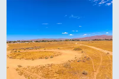 30874811 Okanagan Road, Apple Valley, CA 92308 - Photo 7