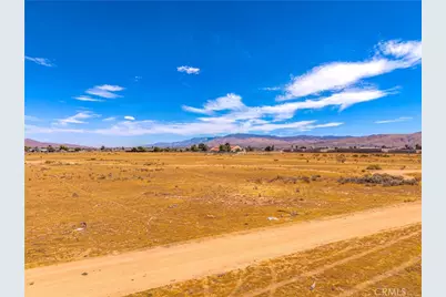 30874811 Okanagan Road, Apple Valley, CA 92308 - Photo 9