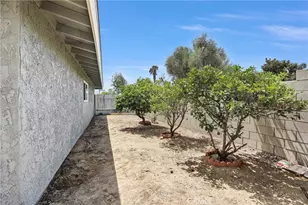 16410 Fontlee Ln, Fontana, CA 92335 - Photo 13