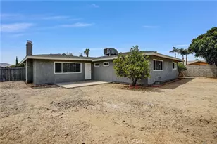 16410 Fontlee Ln, Fontana, CA 92335 - Photo 11