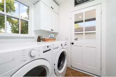 887 N 1st Avenue, Upland, CA 91786 - Photo 19