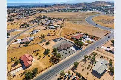 20971 Thunderbird Road, Apple Valley, CA 92307 - Photo 37