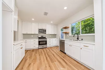 8859 Glencoe Drive, Riverside, CA 92503 - Photo 9