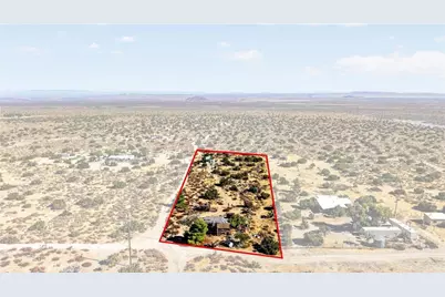 23503 E Avenue Z, Llano, CA 93544 - Photo 17