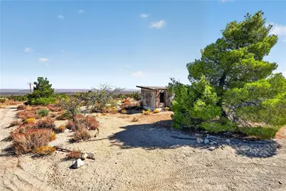 23503 E Avenue Z, Llano, CA 93544 - Photo 7