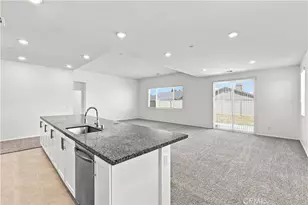 11824 Bobcat Hills Ln, Victorville, CA 92392 - Photo 7