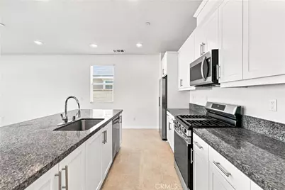 11824 Bobcat Hills Lane, Victorville, CA 92392 - Photo 5