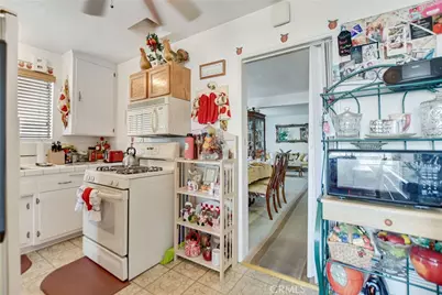 828 W 73rd, Los Angeles, CA 90044 - Photo 17