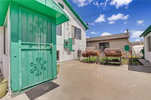 828 W 73rd, Los Angeles, CA 90044 - Photo 31