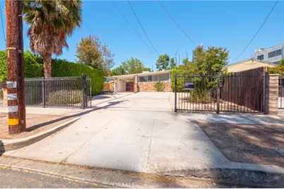 18527 Napa Street, Northridge, CA 91324 - Photo 3