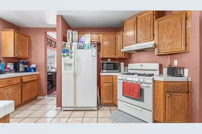 11479 Hideaway Lane, Fontana, CA 92337 - Photo 15